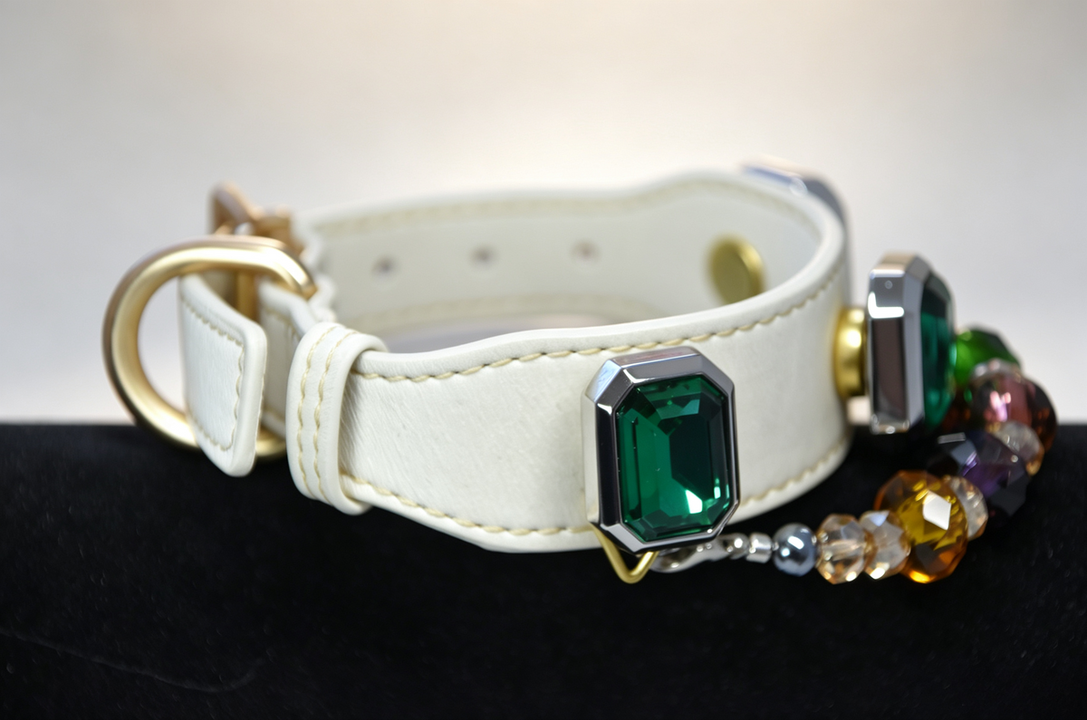 Luxury Emerald Gemstone Pet Collar - Handmade Leather & Crystal Charm